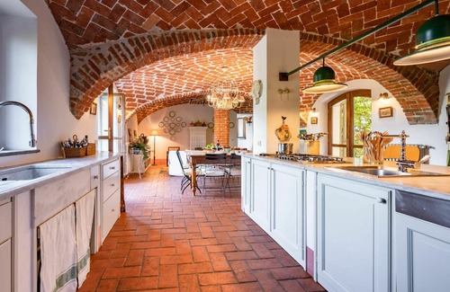Soglio Villa | Beautiful private villa with WIFI, private pool, A/C, TV, patio, panoramic view and parking