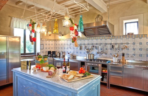 Porrena Villa | Beautiful private villa with WIFI, private pool, TV, patio, pets allowed and panoramic view