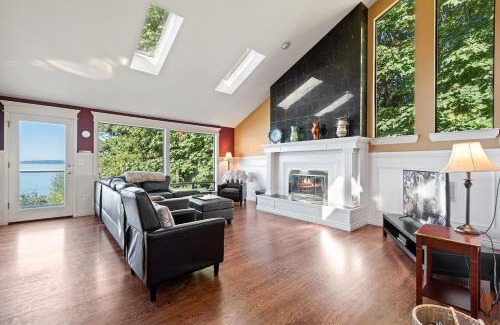 Federal Way Villa | Beautiful Puget Sound Waterfront Villa