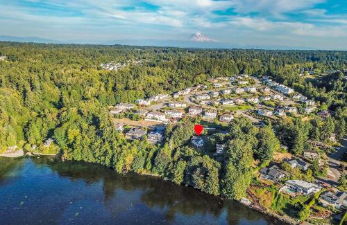 Federal Way Villa | Beautiful Puget Sound Waterfront Villa