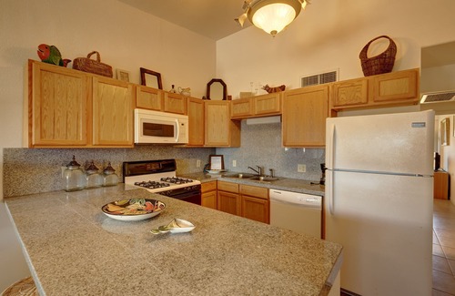 Port Aransas Condo | Beautiful Quaint Condo Just Steps To The Beach - Living The Good Life!