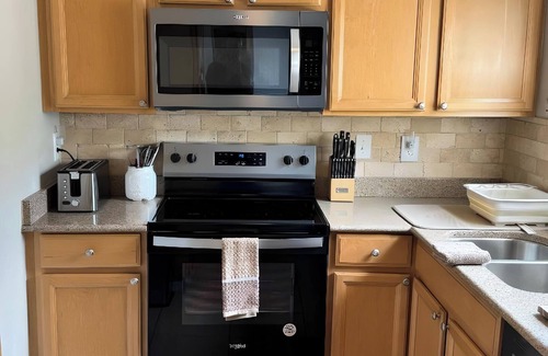 Lely Condo | Beautiful Quiet 2-Bedroom 2 Bath on Gulf Canal