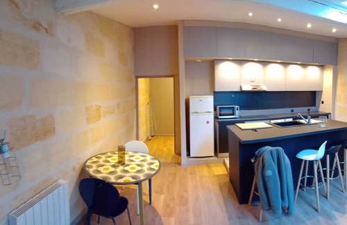 Bordeaux Golden Triangle Apartment | Beautiful, quiet apartment in the heart of town
