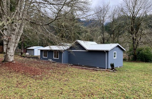 Lane County House | Beautiful Quiet Cozy remodeled riverfront home.