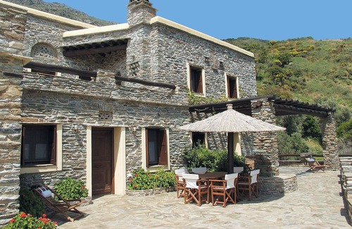 Ydrousa House | Beautiful, quiet, Cycladic house in Andros