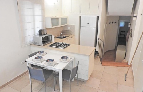 Mamilla Apartment | Beautiful & quiet garden apartment