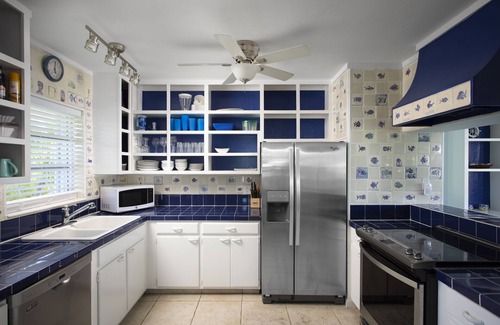 Key West House | Beautiful quiet neighborhood. Sunsets! Huge pool! 10 min to Key West