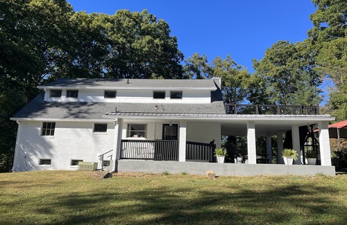 Oneida Cottage | Beautiful quiet retreat near Oneida, Big South Fork, and ATV trails!