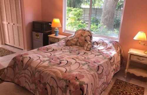 Sarasota House | Beautiful Quiet Studio!