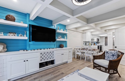 Hilton Head Island Condo | Beautiful remodeled Condo w/Pool Walk to Beach, Coligny, Celebration Park !