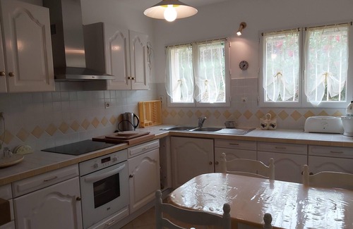 Banne House | BEAUTIFUL RECENT PROPERTY WITH ALL COMFORT, 5 MINS FROM VANS
