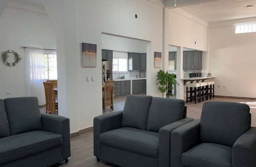 Metapan House | Beautiful, recently built, contemporary brick style home.