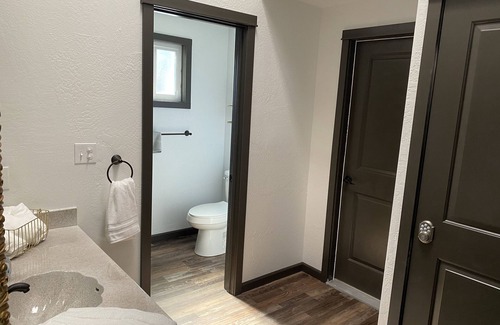 Medford Condo | Beautiful, recently remodeled 2bed/2bath condo available. Pets welcomed too!