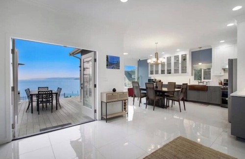 Des Moines House | Beautiful Redondo Home w/Puget Sound+Mountain View
