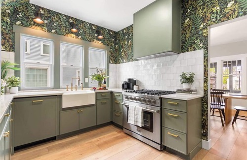 Holland House | Beautiful redone home in the heart of Holland. Walk to Hope College + Downtown. Easy drive to beaches and trails.