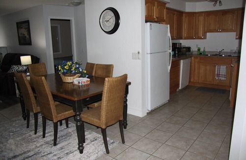 Okanagan-Similkameen Condo | Beautiful relaxing large condo, steps from the beach.