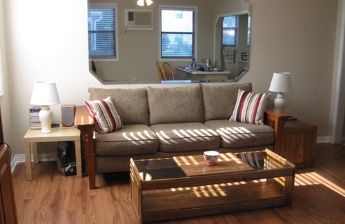 St. Pete Beach Apartment | BEAUTIFUL RELAXING ST PETE BEACH 3 NIGHT MINIMUM TOTALLY DRY THRU BOTH STORMS