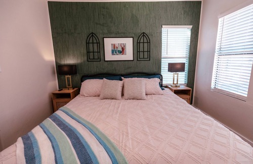 Lincoln Terrace Condo | Beautiful remodeled historical home in safe neighborhood downtown.