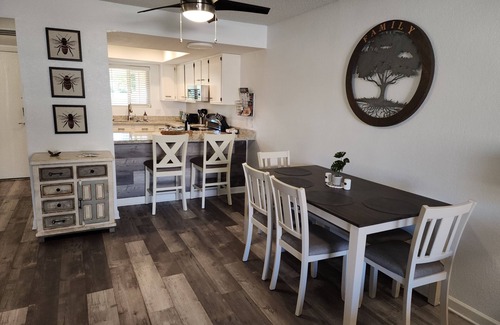 Las Casitas De Paradise Village Condo | Beautiful, remodeled, furnished, 2/2 condo in Phoenix/Paradise Valley AZ.