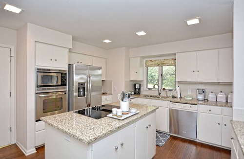 Lakeway House | Beautiful remodeled lake view home, Modified new rates for fall.