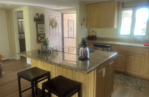 Palm Desert Condo | Beautiful Remodeled 2 bedroom condo on 17th hole in Palm Desert Resort CC