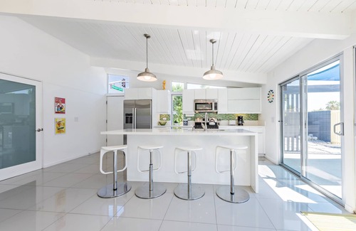 Racquet Club Estates House | Beautiful! Remodeled Mid-Century Alexander with SALTWATER pool, spa, bikes!