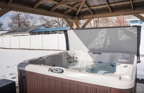 Spokane Valley House | Beautiful Remodeled Home 3 BD 1 BTH w Hot Tub