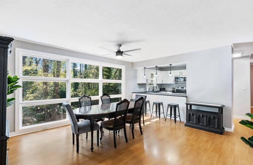 Athens House | Beautiful Reno! 5 Points! 4 Kings! 5 BR! Patio!