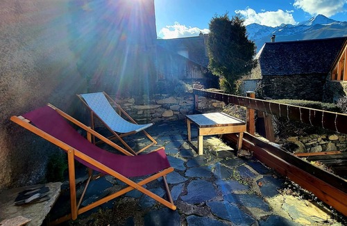 Estarvielle House | Beautiful renovated barn for 10 people. Close to ski resorts.