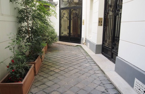 Madeleine Apartment | Beautiful renovated studio near Opera/Champs-Elysées/Printemps Store