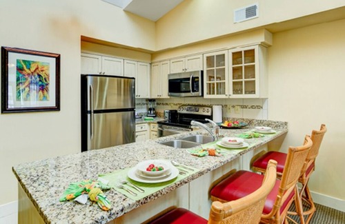 Northeast Virginia Beach Resort | Beautiful Resort Suite with Free Parking, WiFi, Fireplace, Pools & Beach Access
