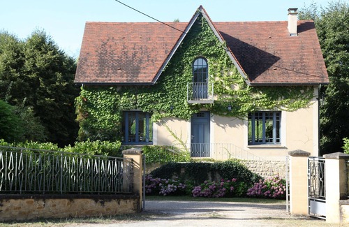 La Roque-Gageac House | Beautiful restored house with heated Pool and direct Dordogne river acces.