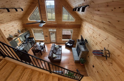 Luray Cabin | Beautiful River Front Cabin with Mountain views