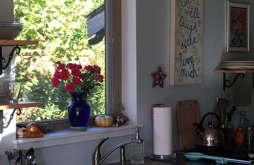 Deming House | Beautiful River Valley Guesthouse - Monthly Rental Discounts!