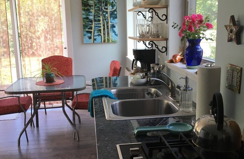Deming House | Beautiful River Valley Guesthouse - Monthly Rental Discounts!