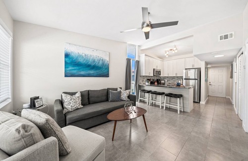 Orlando Beach Condo | Beautiful Riverfront Villa W/Private Beach Access, Fire Pit, & BBQ Grills