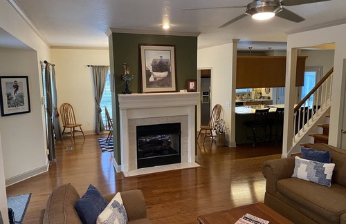 St. Marys House | Beautiful Riverside Retreat on St Marys River, just a short walk to town & ferry