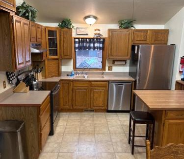 Divide House | Beautiful Rocky Mountain Home with views on 1 acre