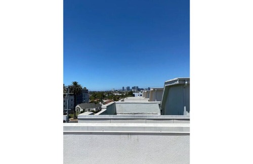Faircrest Heights House | Beautiful Rooftop Home In The Heart Of Los Angeles! Beverly Hills Adjacent!