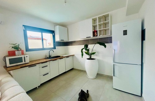 Perpignan Bed & Breakfast | Beautiful room in new villa with swimming pool