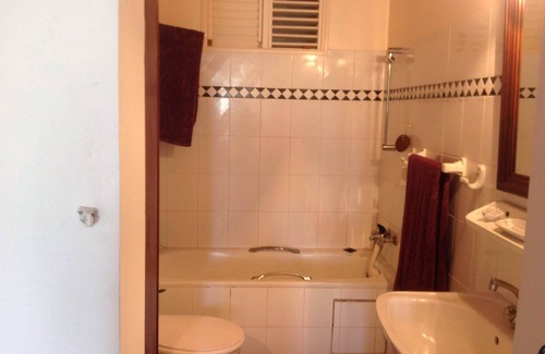 Le Francois House | Beautiful room with bathroom in François