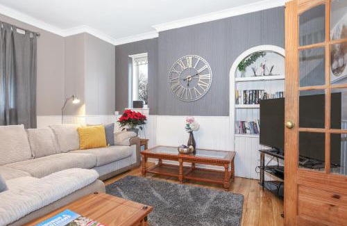 Gilmerton House | Beautiful Rooms in Edinburgh Cottage Guest House - Free Parking