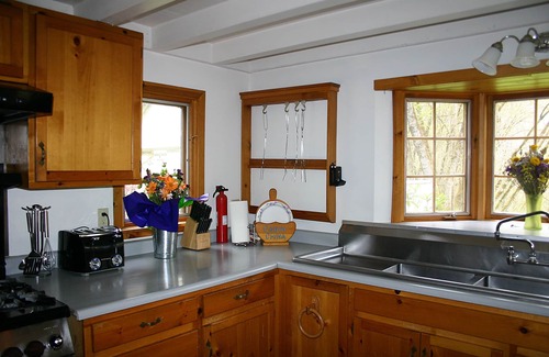 Grants Pass House | Beautiful Rustic Cabin on the Rogue River