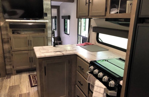 Arlington House | Beautiful RV located in the peaceful wilderness