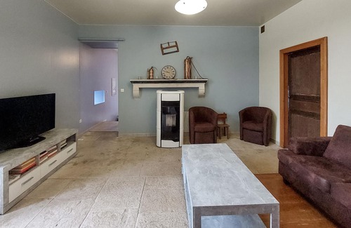 Bragelogne-Beauvoir House | Beautiful stone house with pool in charming wine village!