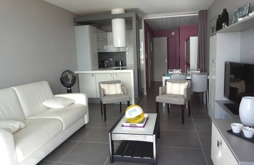 Saint-Jean-de-Monts Apartment | Beautiful studio for 4 with balcony and parking sea view