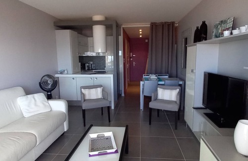 Saint-Jean-de-Monts Apartment | Beautiful studio for 4 with balcony and parking sea view