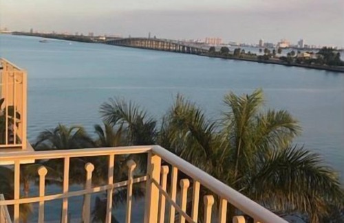 Edgewater Apartment | Beautiful Sanctuary in the heart of Midtown! Luxury1/1 with everything included!