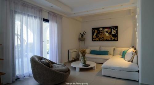 Exo Gialos Villa | Beautiful Santorini Villa 3 Bedrooms Villa Phos Private Pool & Lovely Sea View Exo Gialos