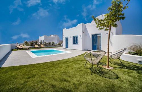 Karterados Villa | Beautiful Santorini Villa 2 Bedroom Villa Private Pool & Magical Sea Views Karterados